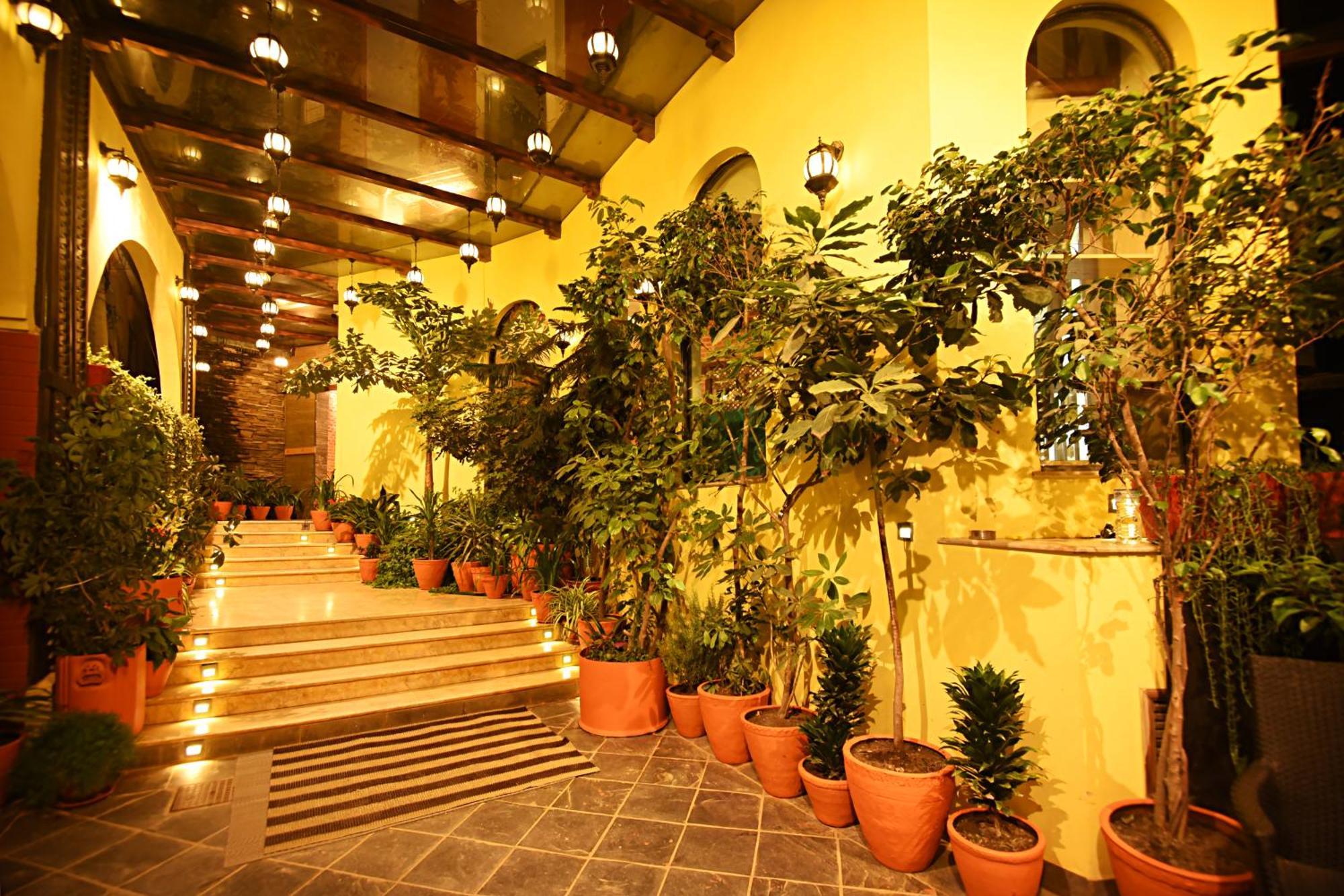 Woodapple Hotel And Spa Kathmandu Exterior foto